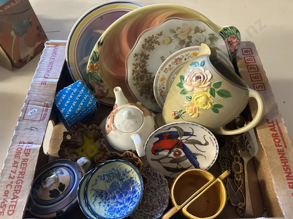 Box Lot Of Assorted China Items Including Kiwi Ornaments x2 Image 1++