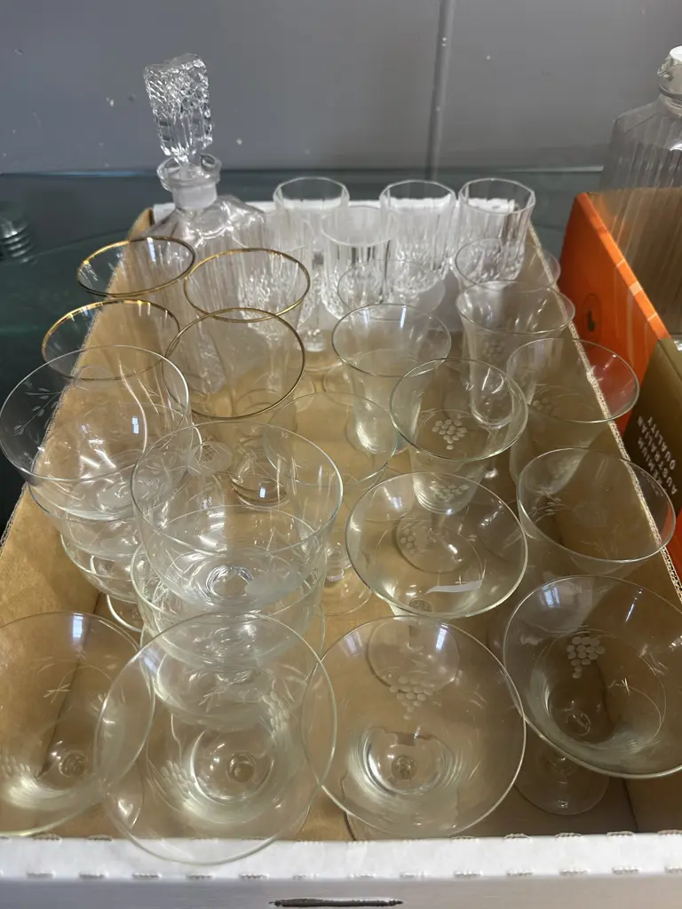 Box Lot Of Crystal Glasses, Decanter Etc Image 1++
