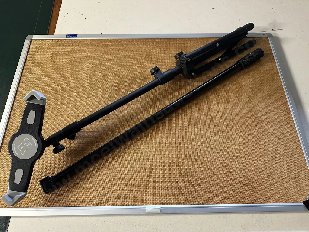 Anko Selfie Stick & Wall Hung Notice Board 60x90cm. Image 1++