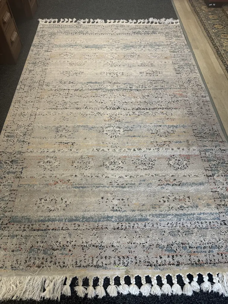 Aramis Collection Multicoloured Floor Rug With Plaited Tassles 160x245cm. Image 1++