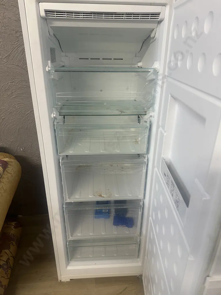 Haier Vertical Freezer Model HVF260WHZ Image 1++
