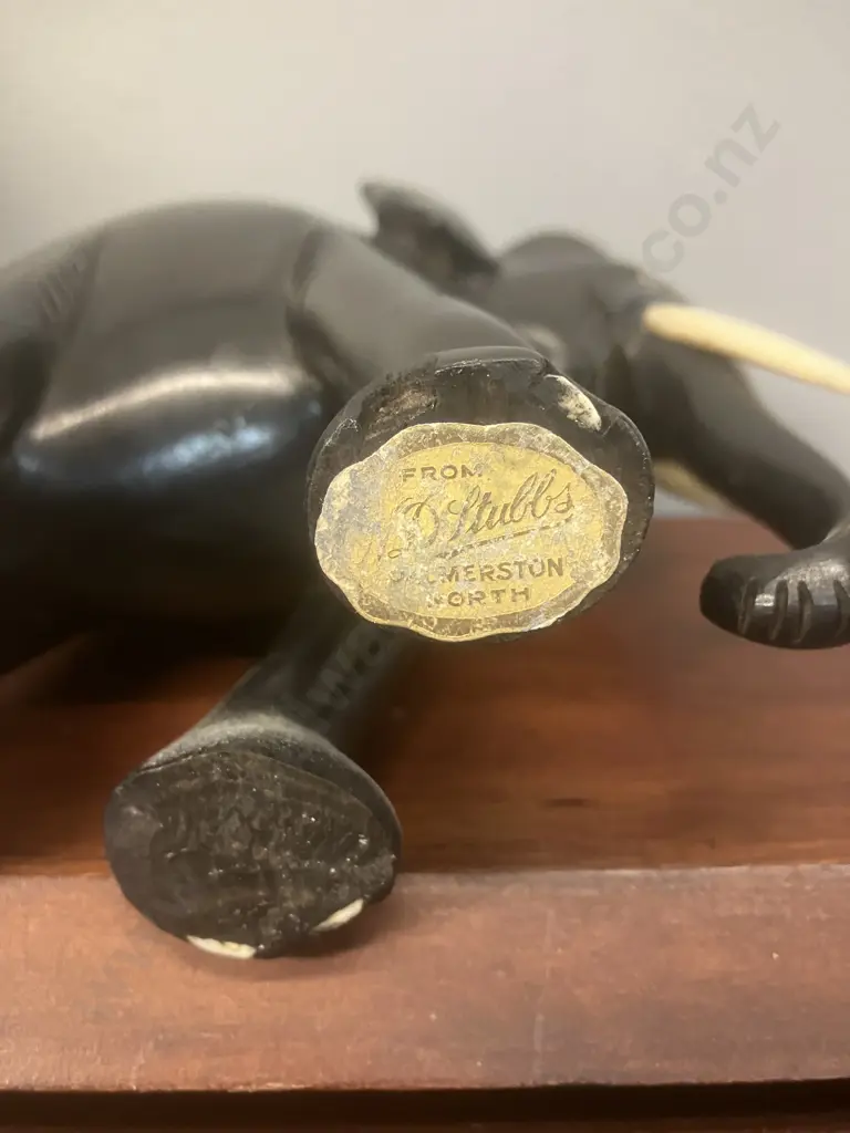 Pair of Elephant Ornaments Image 1++