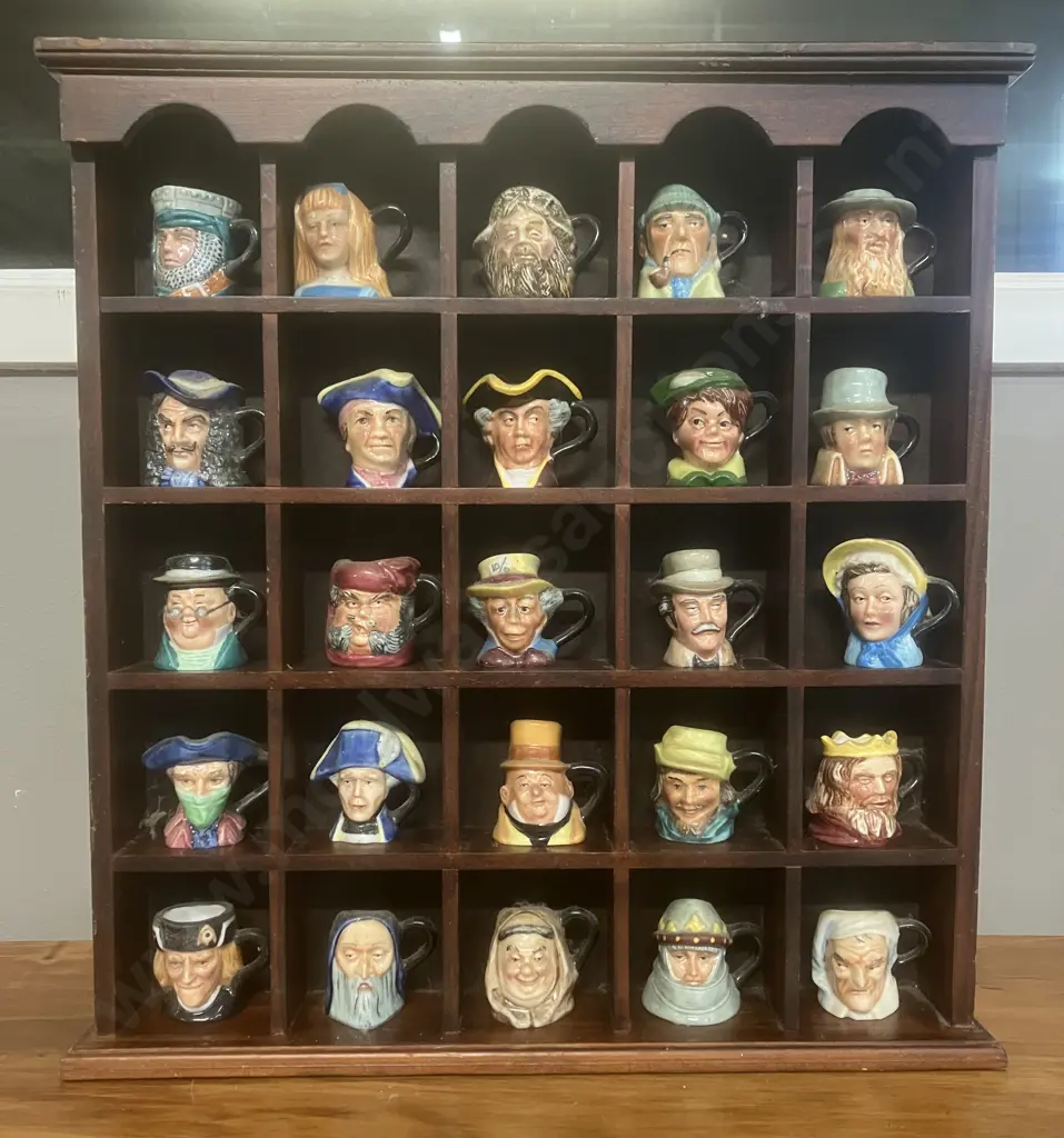 Limited Edition 'The English Heritage Miniature Toby Jug Collection' - 25 Toby Jugs by Peter Jackson with Display Case Image 1++