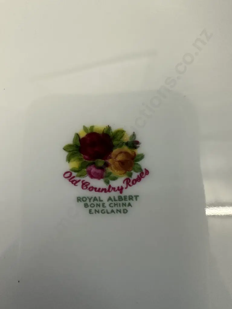 Royal Albert Old Country Roses Bone China Oval Serving Platter 38x30cm. Made In England 1962-1973 Image 1++
