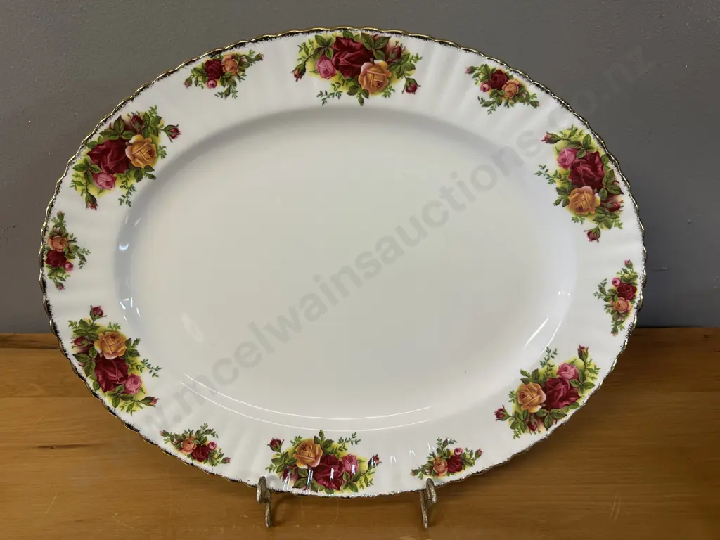 Royal Albert Old Country Roses Bone China Oval Serving Platter 38x30cm. Made In England 1962-1973 Image 1++