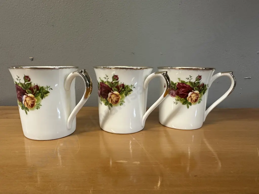 Royal Albert Old Country Roses Bone China Coffee Mugs x3 Made In England 1962-1973 Image 1++