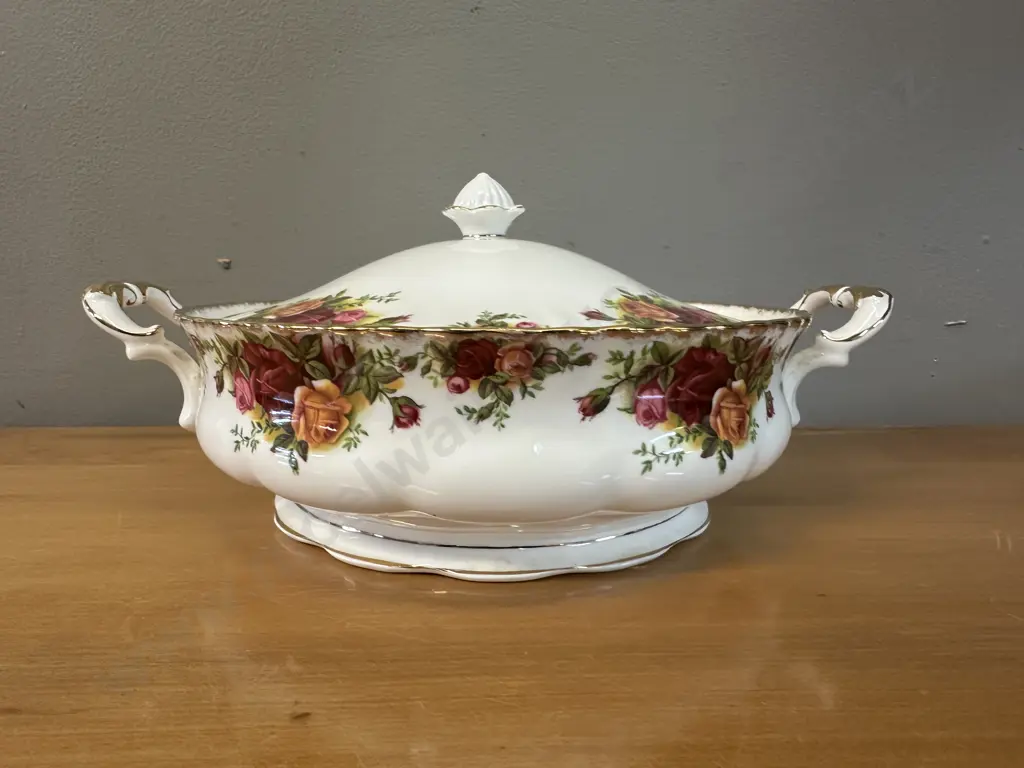 Royal Albert Old Country Roses Bone China Lidded Vegetable Tureen Made In England 1962-1973 Image 1++