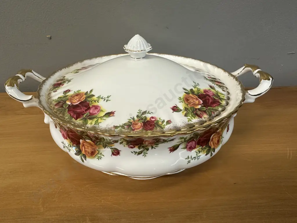 Royal Albert Old Country Roses Bone China Lidded Vegetable Tureen Made In England 1962-1973 Image 1++