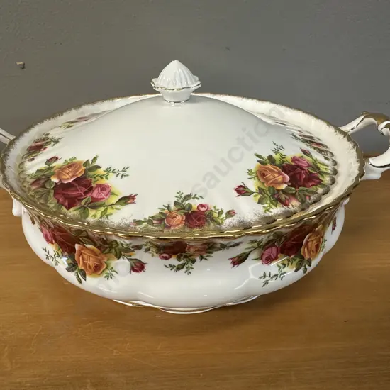 Royal Albert Old Country Roses Bone China Lidded Vegetable Tureen Made In England 1962-1973