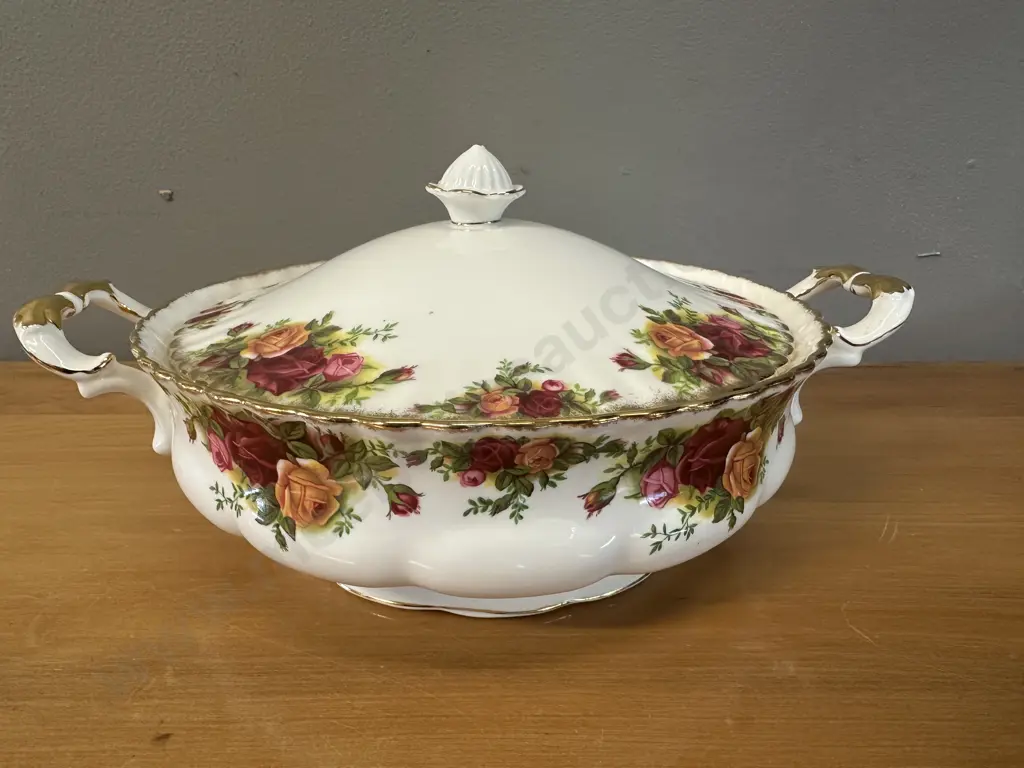 Royal Albert Old Country Roses Bone China Lidded Vegetable Tureen Made In England 1962-1973 Image 1++