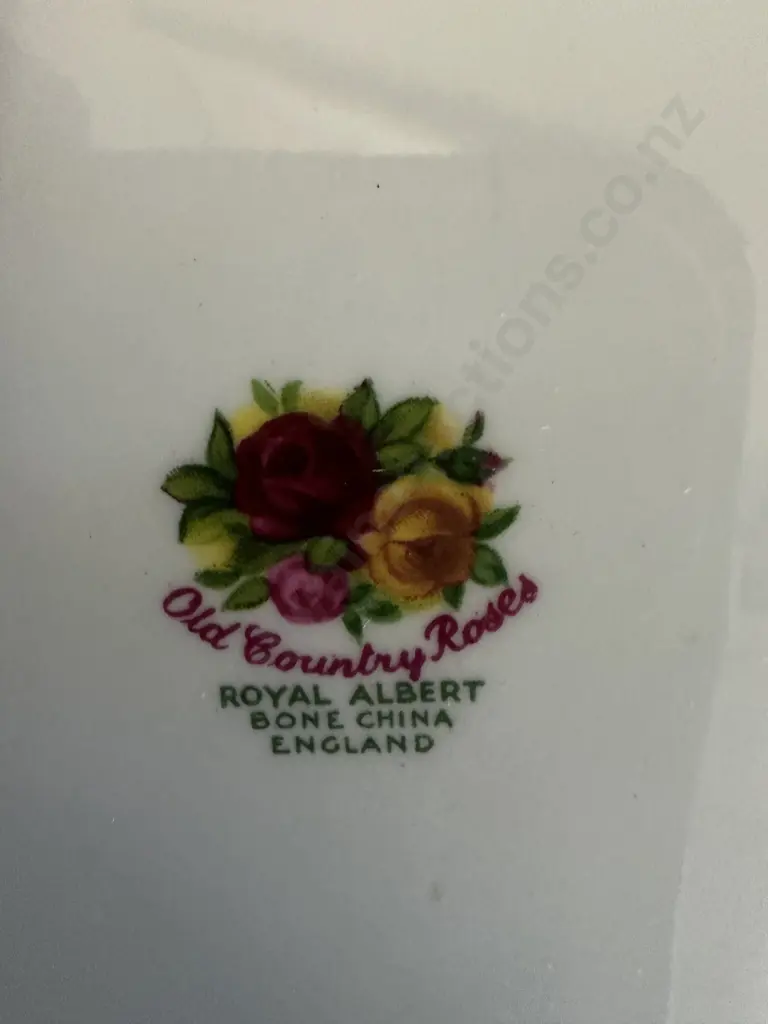 Royal Albert Old Country Roses Bone China Lidded Vegetable Tureen Made In England 1962-1973 Image 1++