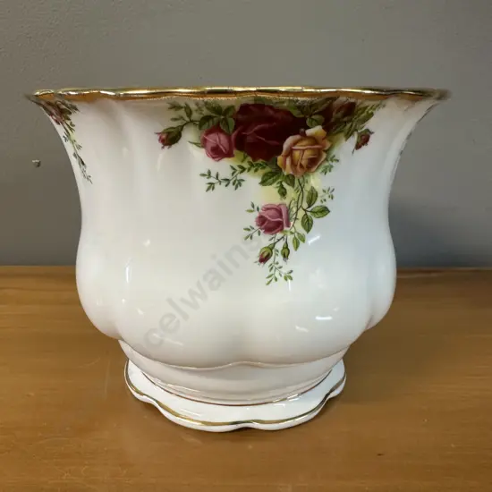 Royal Albert Old Country Roses Bone China Planter Pot H15.5cm. Made In England 1962