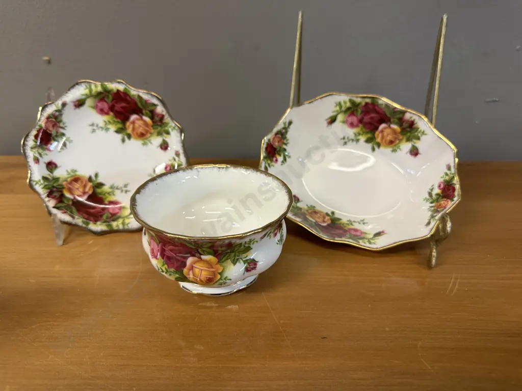 Royal Albert Old Country Roses Bone China Sugar Bowl, Oval Bon Bon Dish & Pin Dish.Made In England 1962-1973 Image 1++
