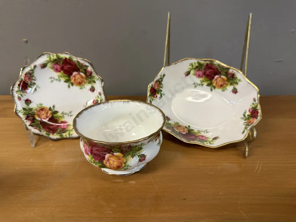 Royal Albert Old Country Roses Bone China Sugar Bowl, Oval Bon Bon Dish & Pin Dish.Made In England 1962-1973 Image 1++
