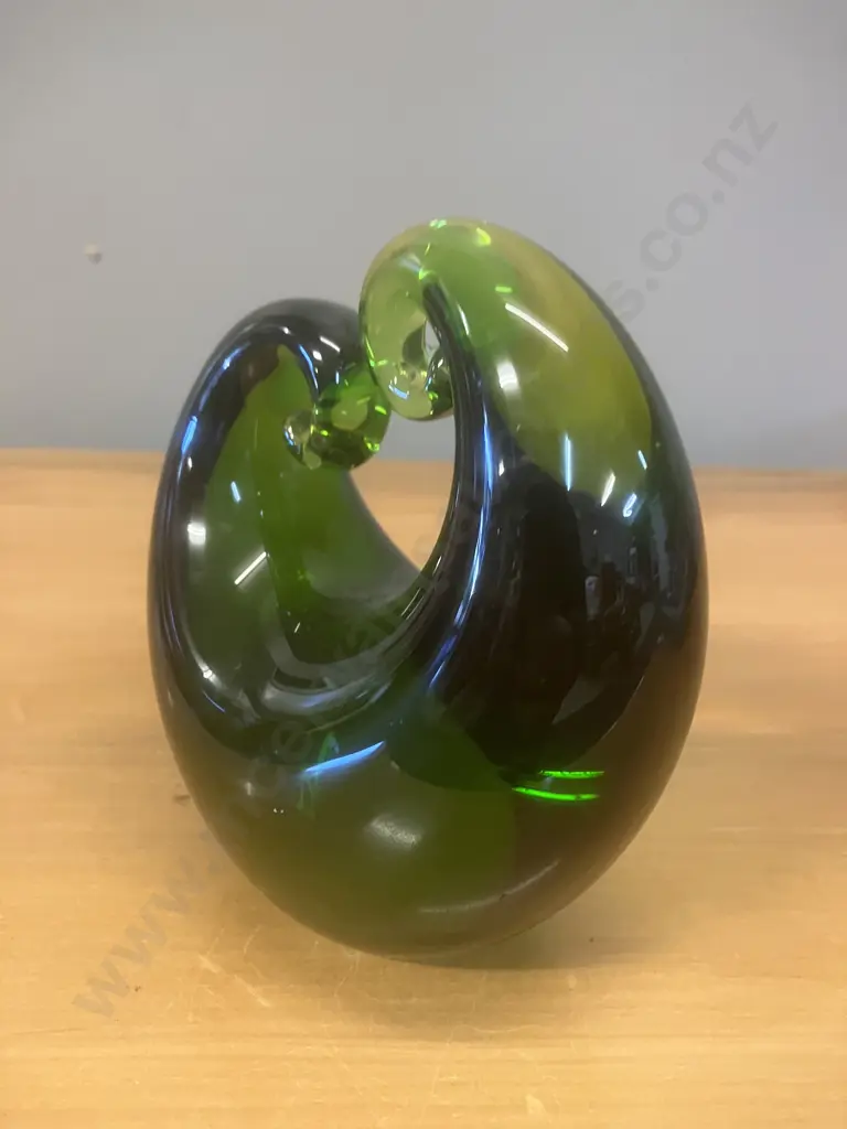 Green Glass Sculpture. 13 x 12cm Image 1++