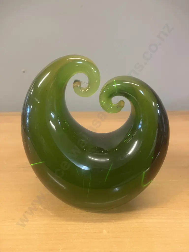 Green Glass Sculpture. 13 x 12cm Image 1++