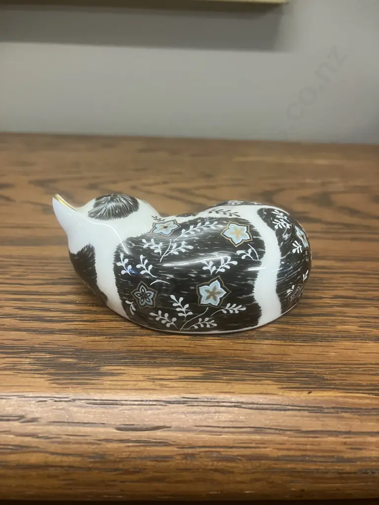 Royal Crown Derby "Misty" Kitty Cat Paperweight 2002 22k Gold Imari Bone China, Gold Stopper, Guild Exclusive Image 1++