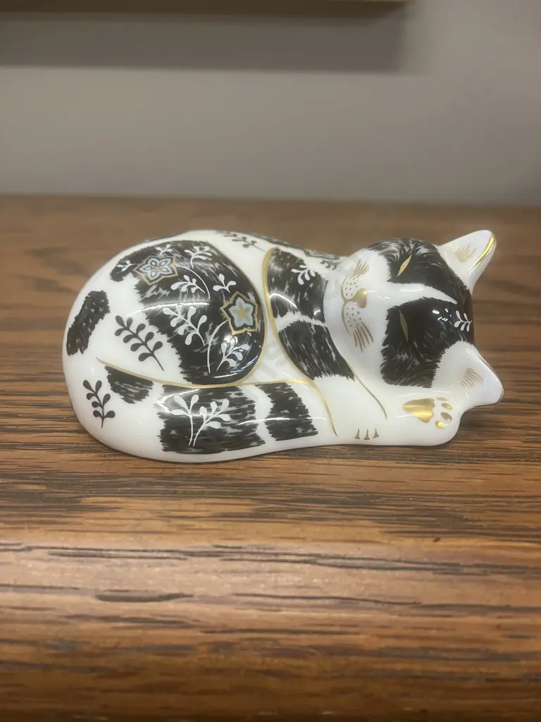 Royal Crown Derby "Misty" Kitty Cat Paperweight 2002 22k Gold Imari Bone China, Gold Stopper, Guild Exclusive Image 1++