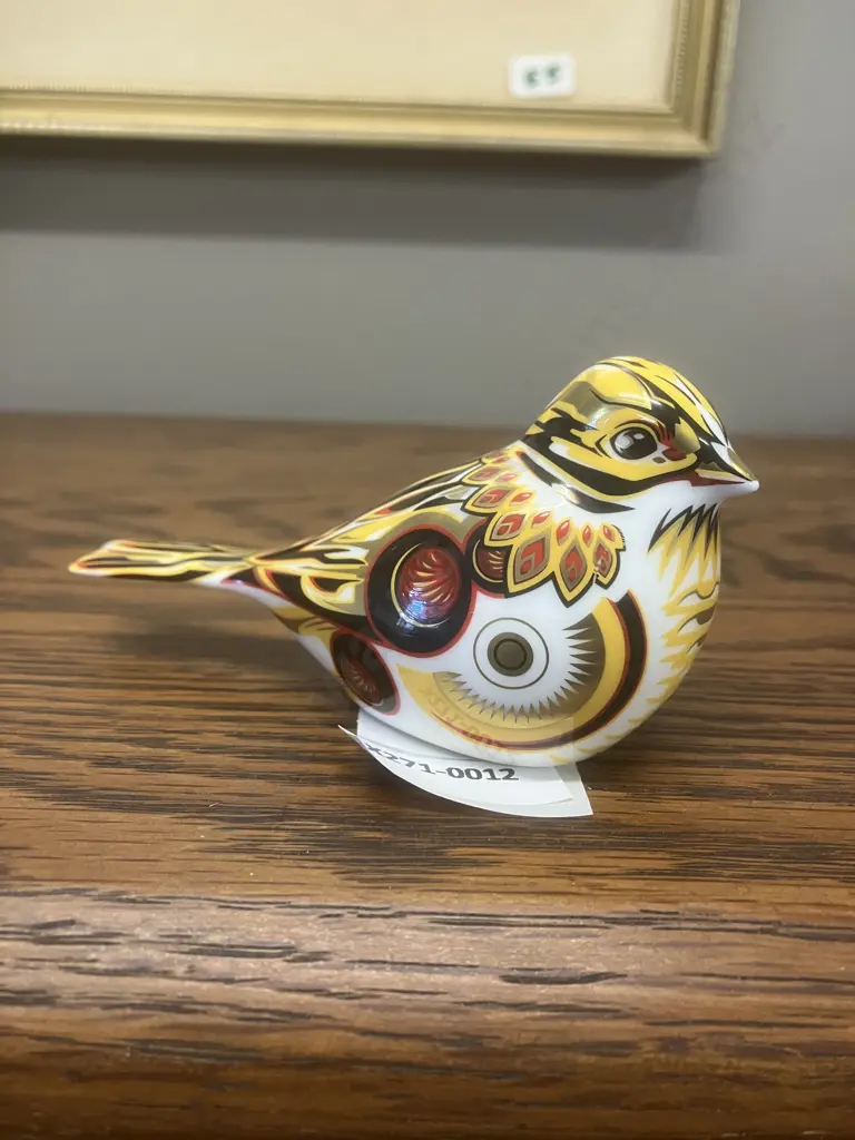 Royal Crown Derby "Yellowhammer' Paperweight 2013 22k Gold Imari Bone China, Gold Stopper Image 1++