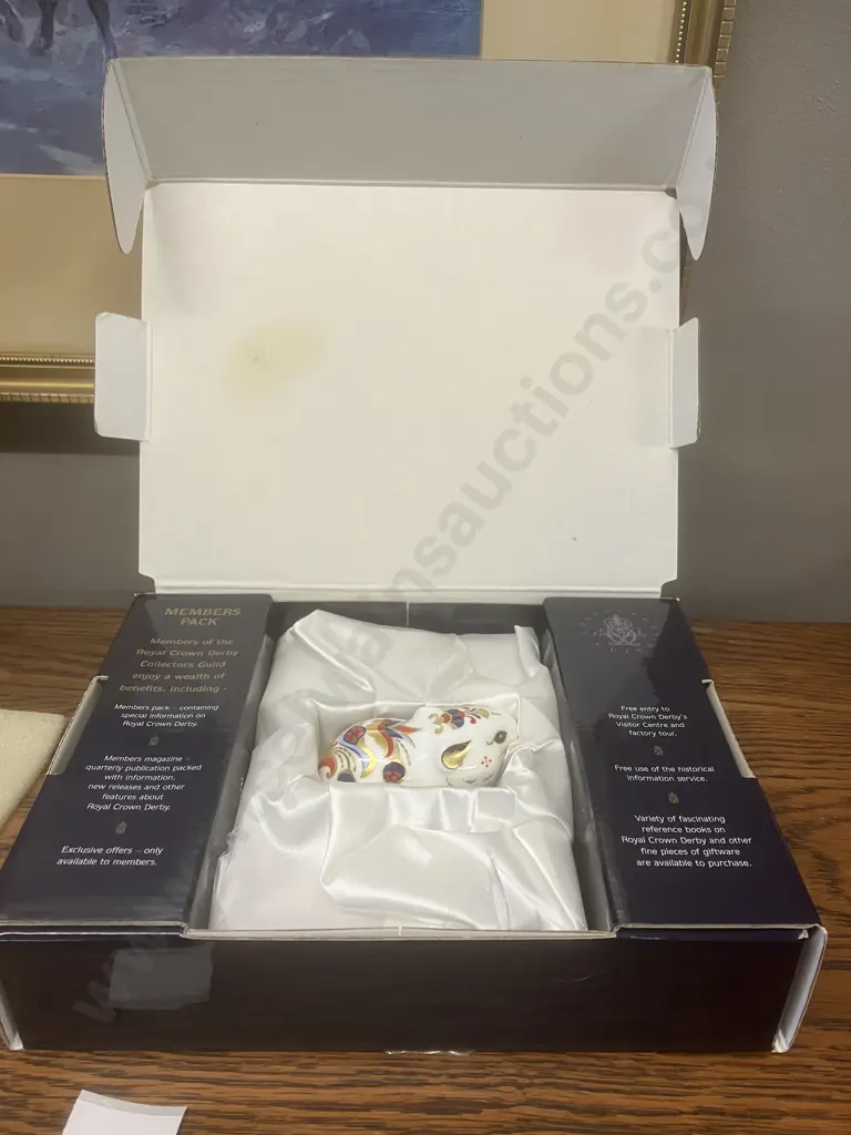 Royal Crown Derby Bank Vole Paperweight 2004 22k Gold Imari Bone China Figurine, Gold Stopper, Guild Exclusive With Box Image 1++
