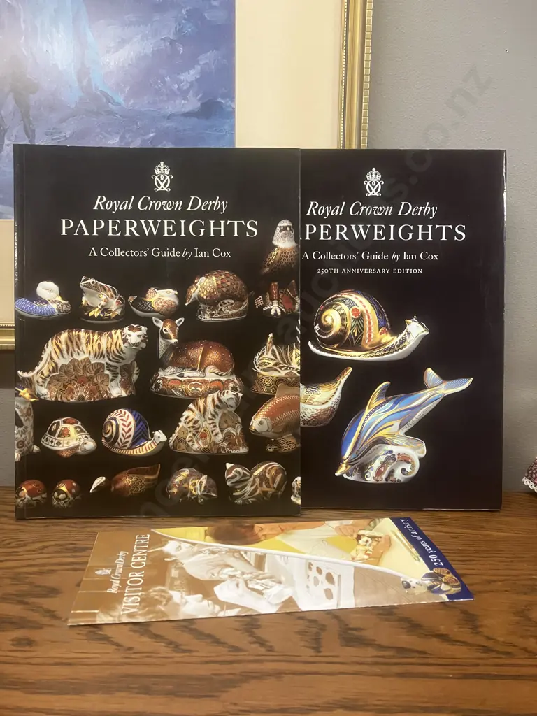 Royal Crown Derby Paperweights A Collectors Guide & 250th Anniversary Edition - Ian Cox Image 1++