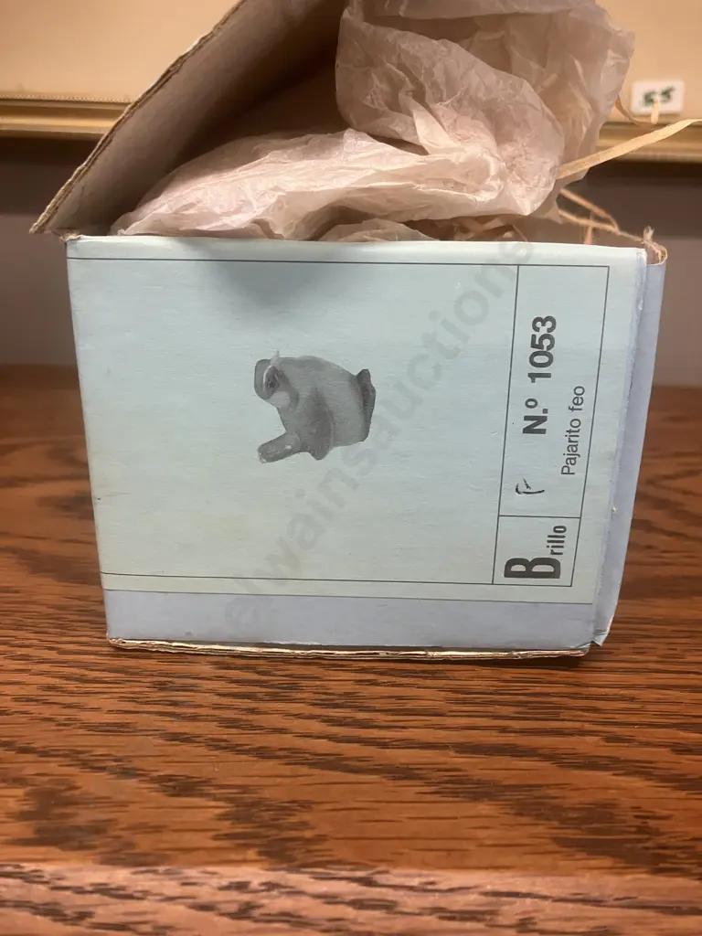 Lladro "Pajarito feo - Little Wren" Porcelain Figurine #1053, Alfredo Ruiz, 1970 Retired 1985. With Original Box Image 1++