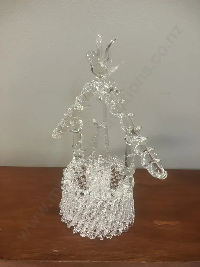 Vintage Spun Glass Wishing Well. 15cm Image 1++