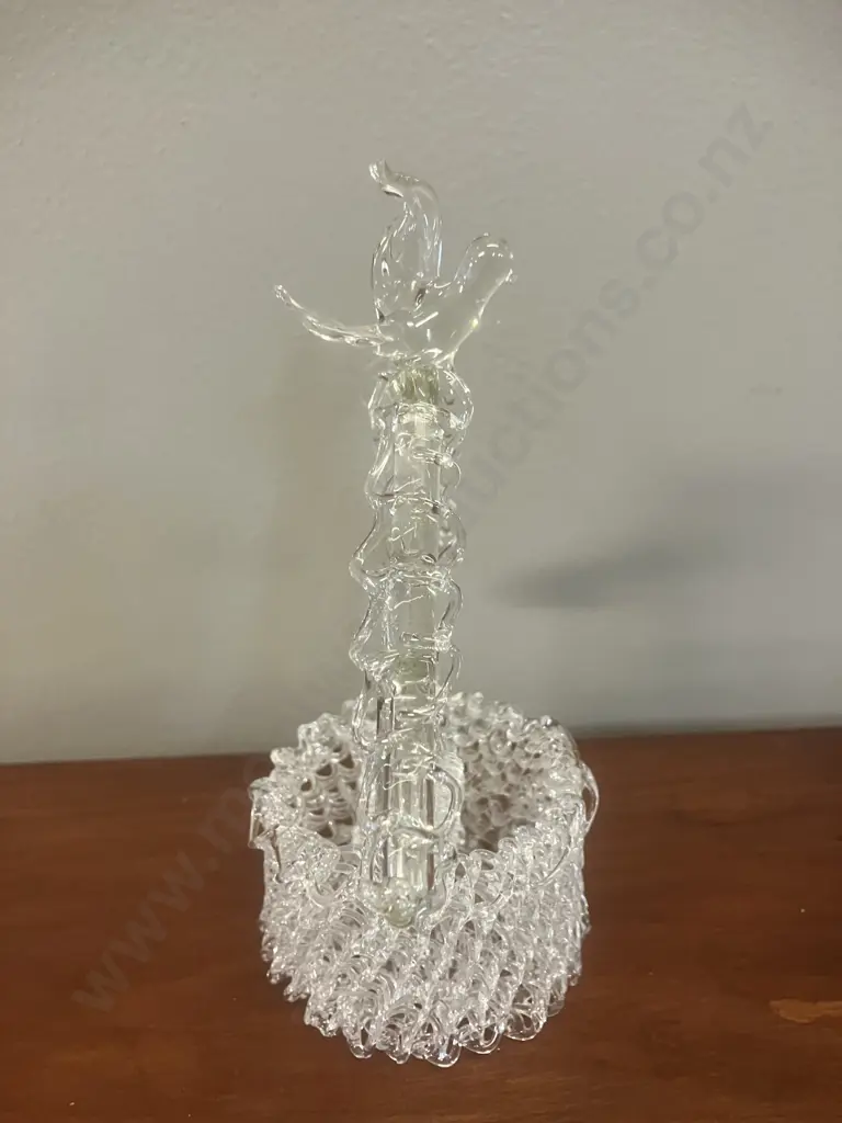 Vintage Spun Glass Wishing Well. 15cm Image 1++