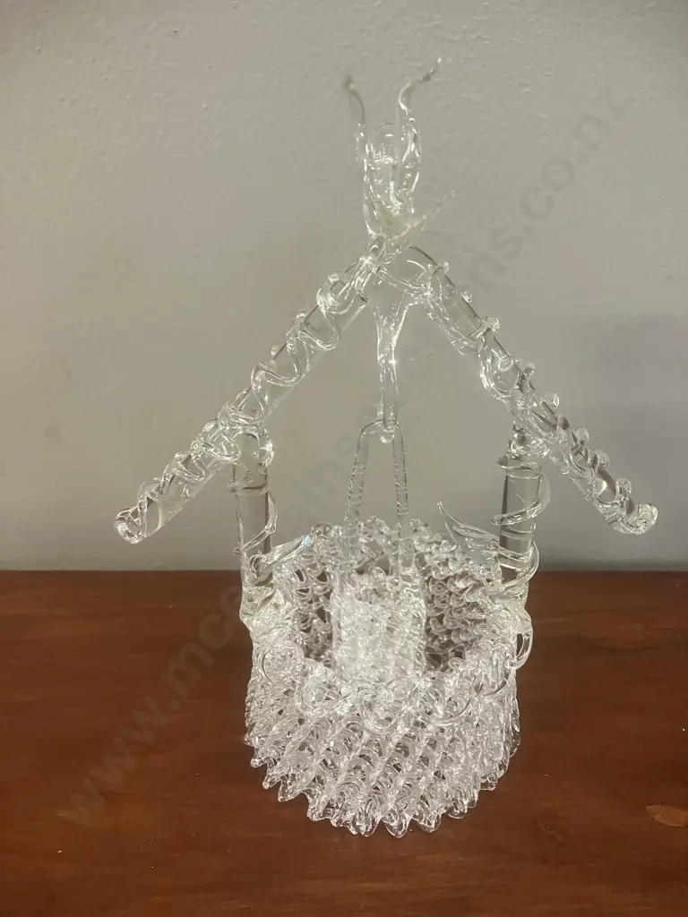 Vintage Spun Glass Wishing Well. 15cm Image 1++