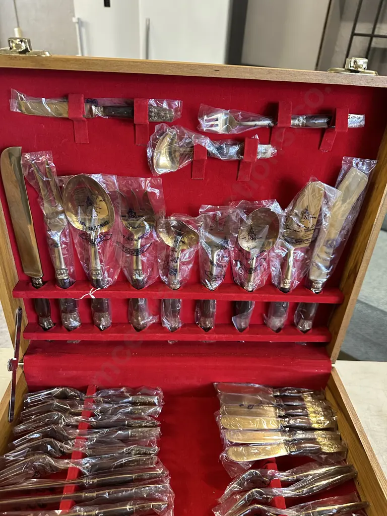 New Canteen Of Vintage Midcentury Brass & Teak Siam Cutlery Image 1++