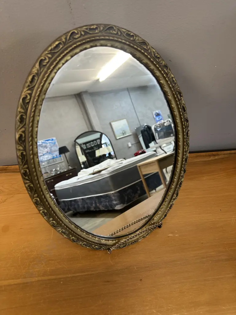 Vintage Ornate Gilded Oval Mirror 39x30cm. Image 1++