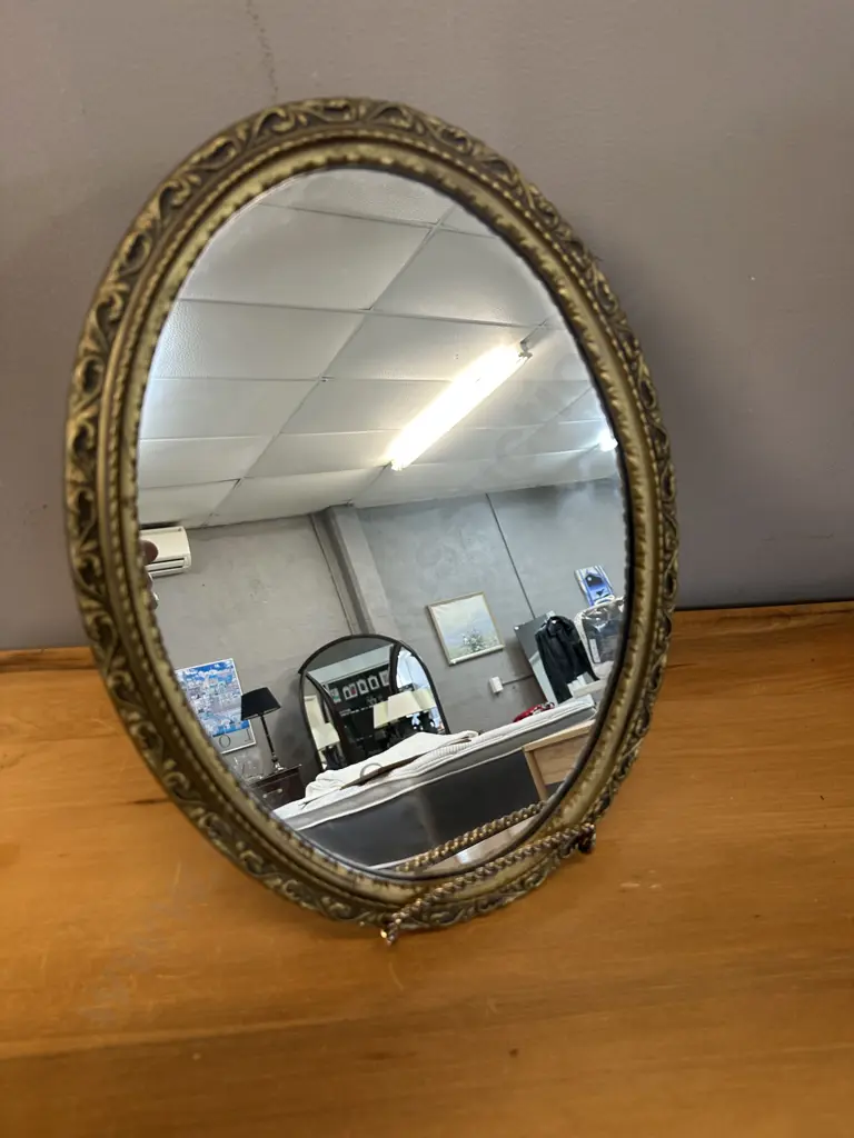 Vintage Ornate Gilded Oval Mirror 39x30cm. Image 1++