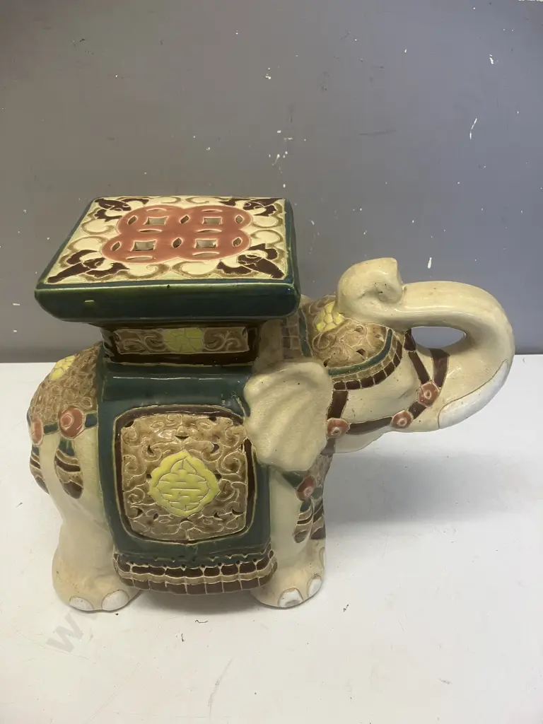 Ceramic Elephant Plant Stand. 29cm Image 1++