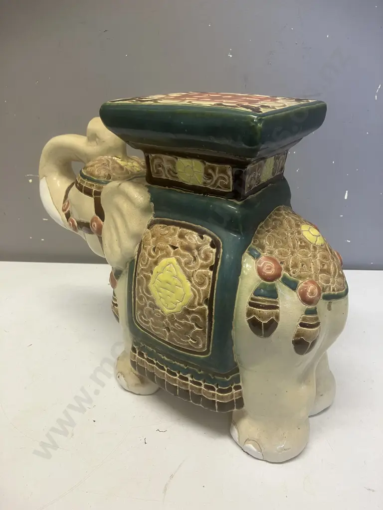 Ceramic Elephant Plant Stand. 29cm Image 1++