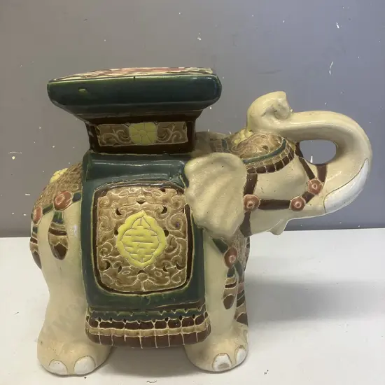 Ceramic Elephant Plant Stand. 29cm