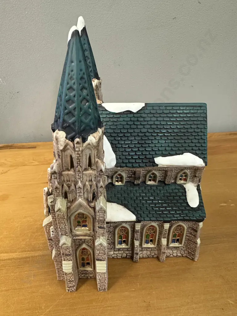 Vintage Porcelain Twin Spire Cathederal/Church H26cm. Image 1++