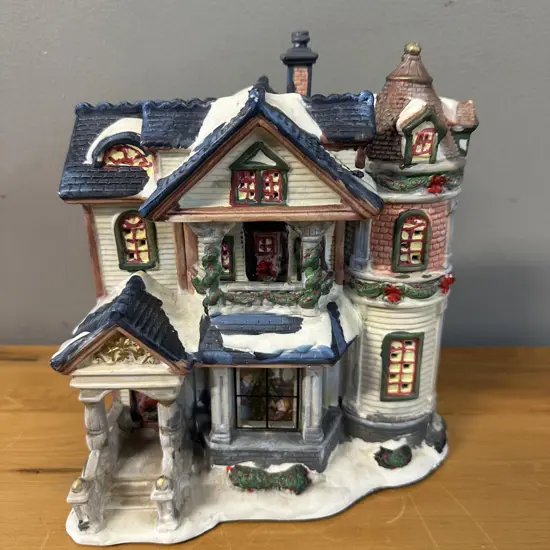 Vintage Holiday Time Traditional Collection 'Victorian House' H22cm.