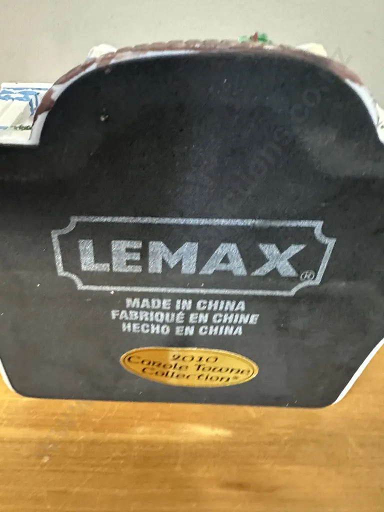 Lemax Porcelain Carole Town Collection 'The Gables' H24cm. Image 1++