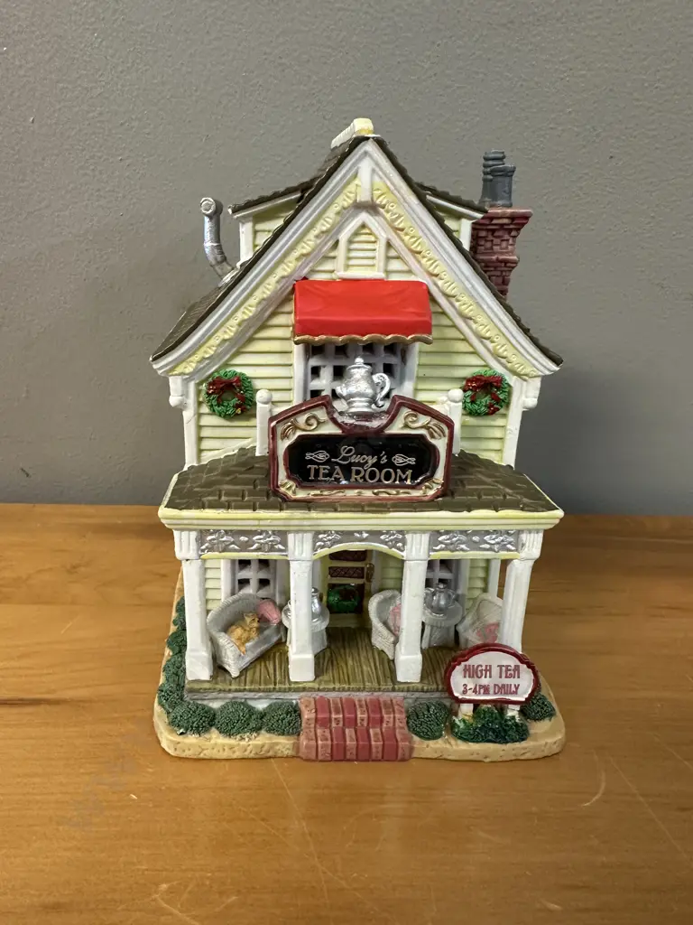 Lemax Coventry Cove Collection 2007 'Lucys Tea Room' H17cm. Image 1++