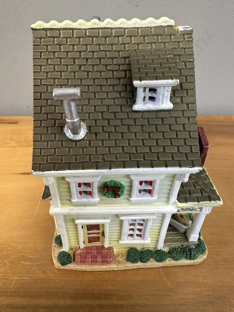 Lemax Coventry Cove Collection 2007 'Lucys Tea Room' H17cm. Image 1++