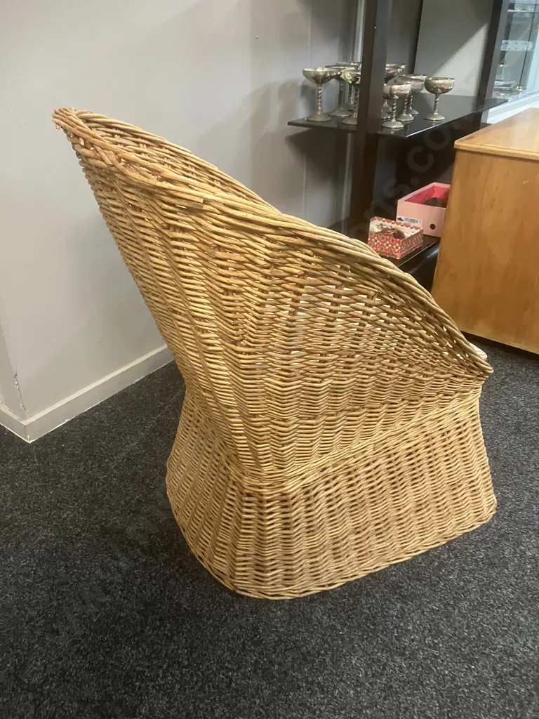 Vintage Wicker Chair Image 1++