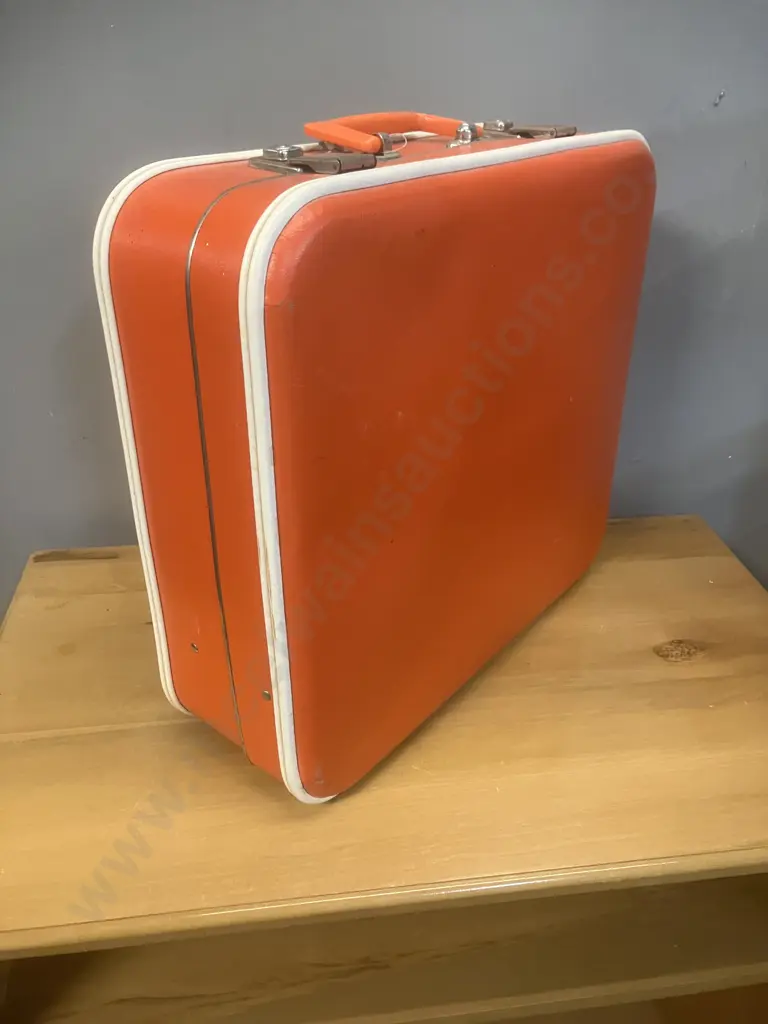 Vintage Optima Picnic Ware 1960's Picnic Set With Keys - Orange With White Piping Image 1++