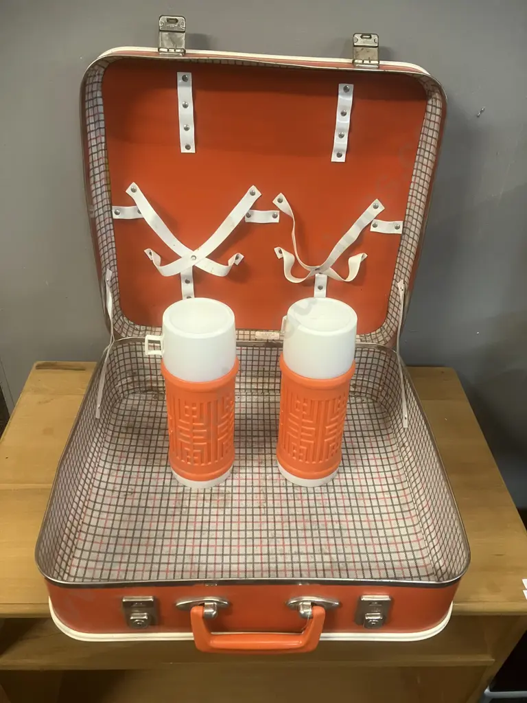 Vintage Optima Picnic Ware 1960's Picnic Set With Keys - Orange With White Piping Image 1++