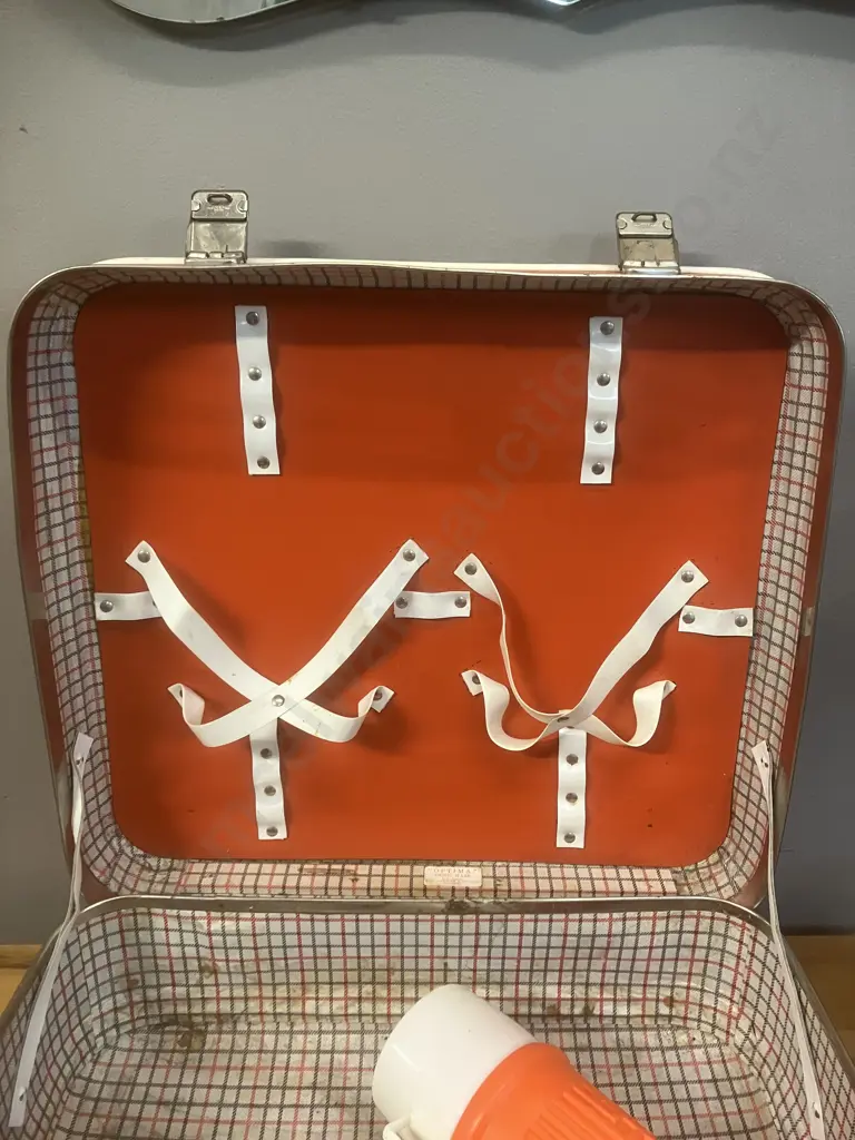 Vintage Optima Picnic Ware 1960's Picnic Set With Keys - Orange With White Piping Image 1++