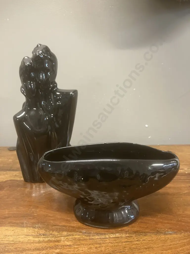 Art Deco Black Ceramic Couple & Small Black Trough (AF) Image 1++