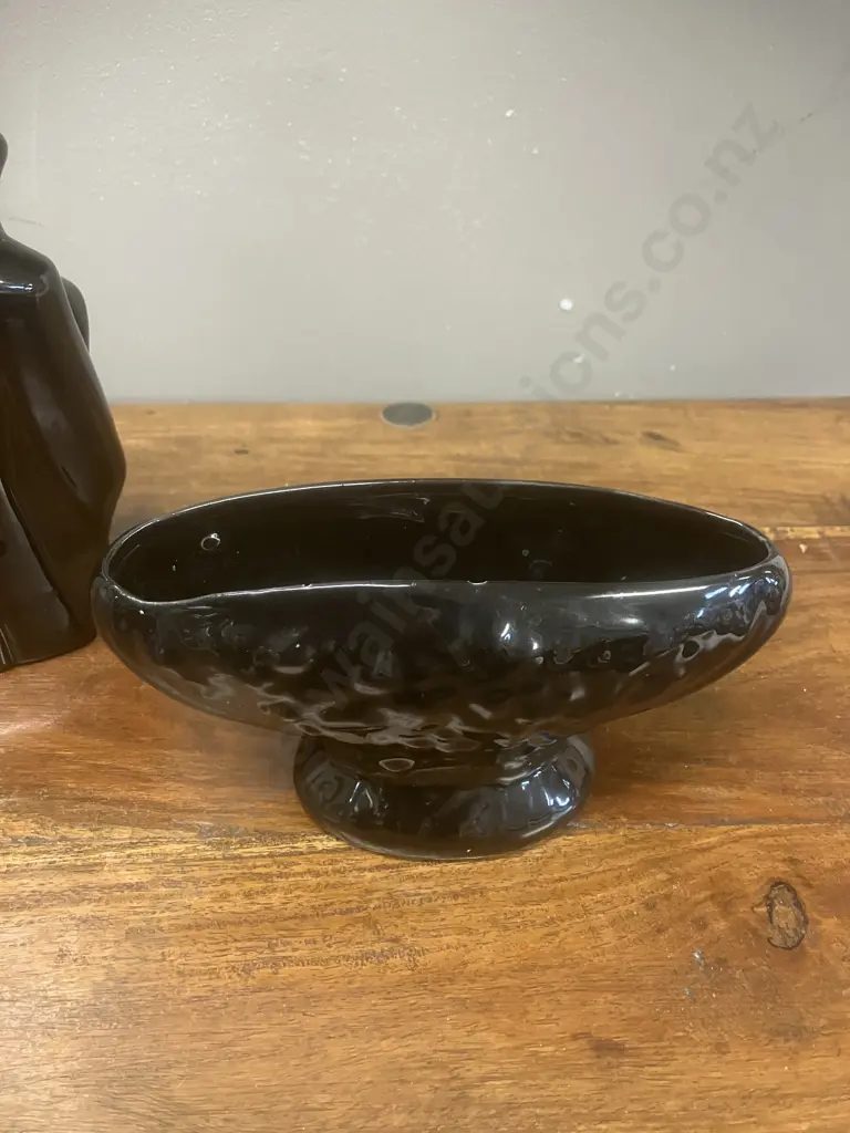 Art Deco Black Ceramic Couple & Small Black Trough (AF) Image 1++