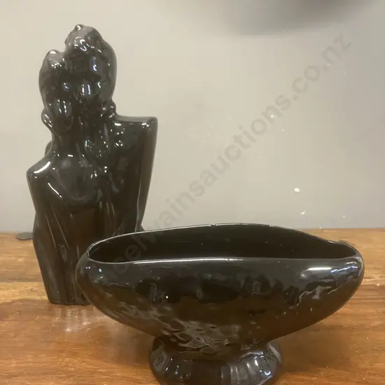 Art Deco Black Ceramic Couple & Small Black Trough (AF)