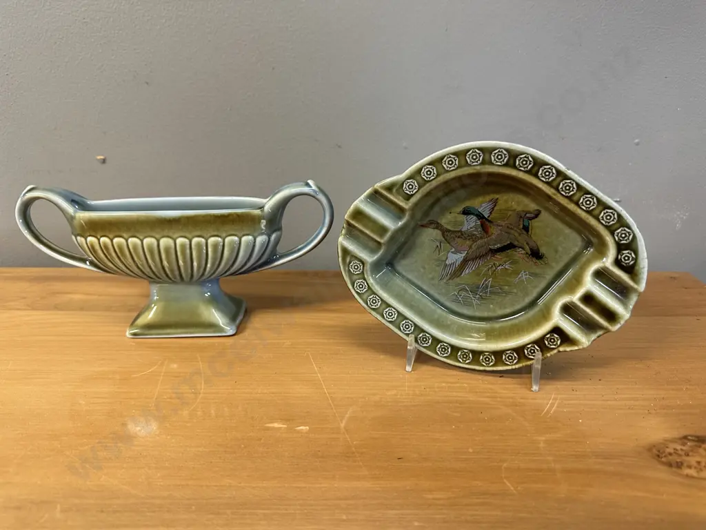 Wade Porcelain Ashtray Pheasant In Flight & Ribbed Oval Double Handled Posy Bowl Image 1++