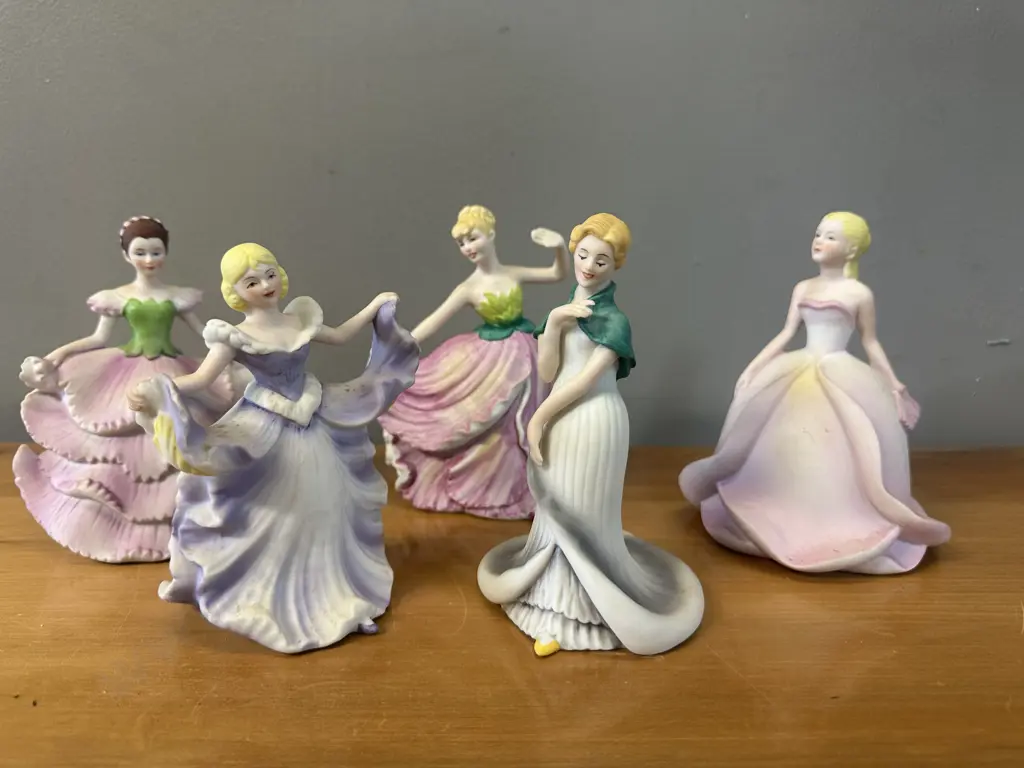 Franklin Porcelain Figurines Including Victoria, Catherine, Elizabeth, Francis & Margaret Image 1++