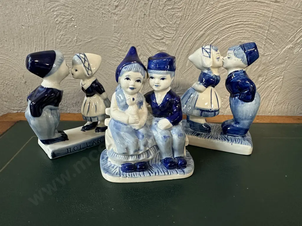 Vintage Delft Blue Ceramic Boy & Girl Kissing Figurine Etc Image 1++